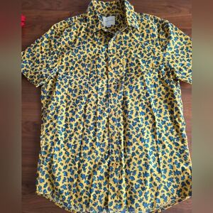 New American Eagle Paisley Blue Yellow Short Sleeve Button Shirt Size Medium NWT